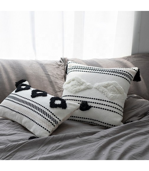 Hot Selling Nordic Boho Style Home Decorative Custom Pillow Cover Pillowcase With Tassels Tufted Jacquard Throw Cushion Cover 